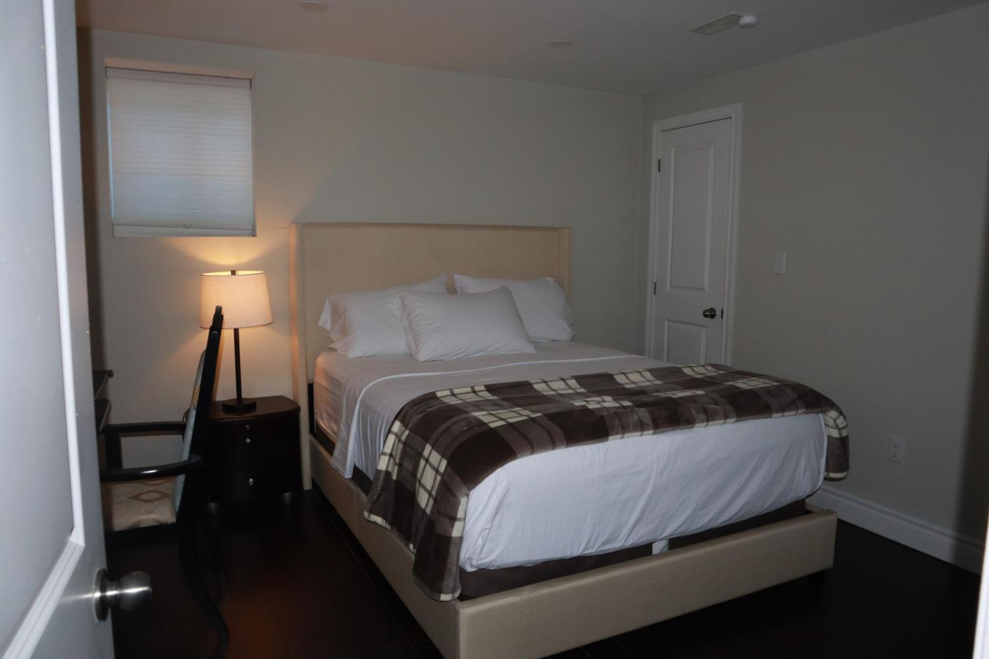 Stunning Furnished 2Bedroom/2Washroom Apartment Brampton Exterior photo